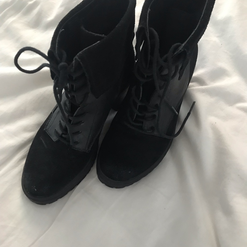 Kenneth Cole Reaction Booties - Picture 3 of 6